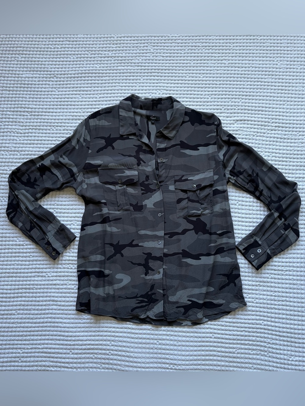 Rails Rhett Charcoal Gray Camo Silk Button Down Long Sleeve Blouse Size M